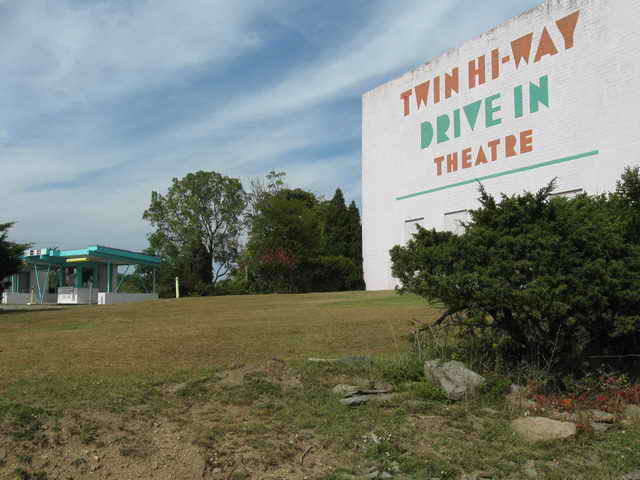 Twin Hi-Way Drive-In - 2013 Photo (newer photo)